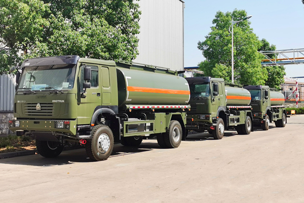 HOWO 6x6 offroad refueling truck