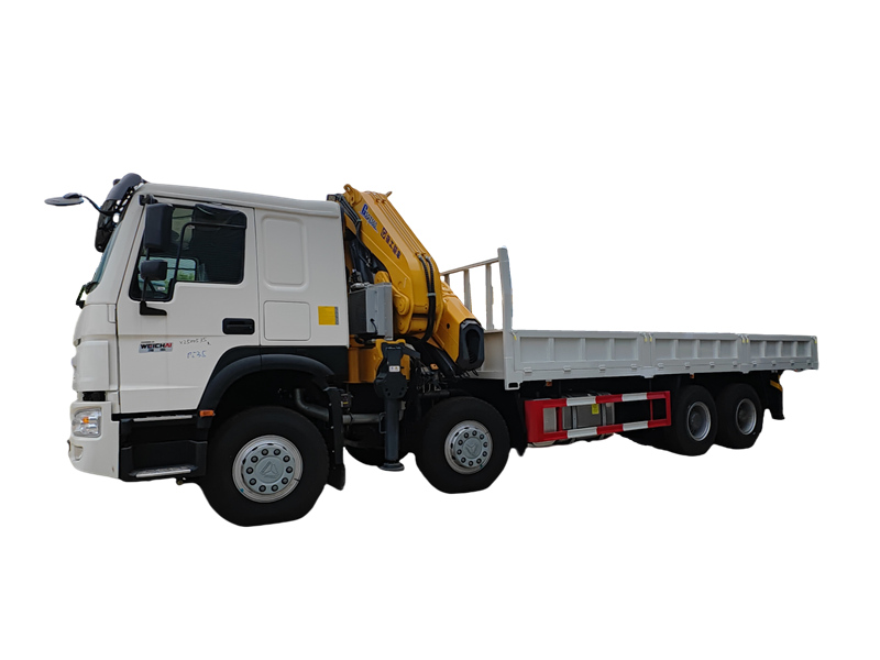 HOWO 8×4 truck with crane