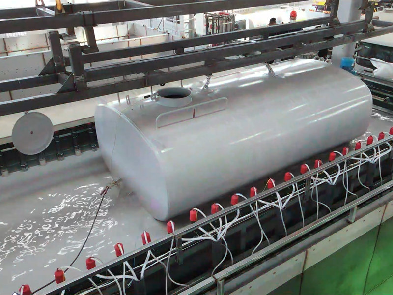 HOWO water tanker truck production line