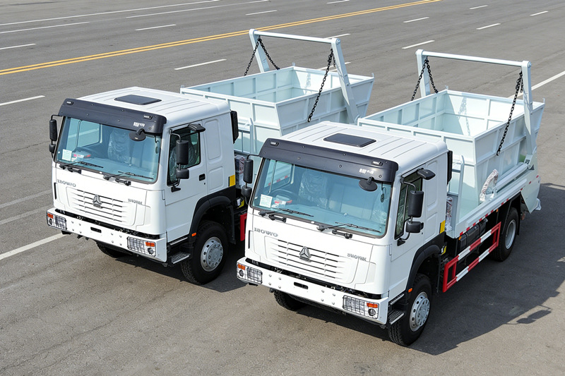 HOWO skip loader truck