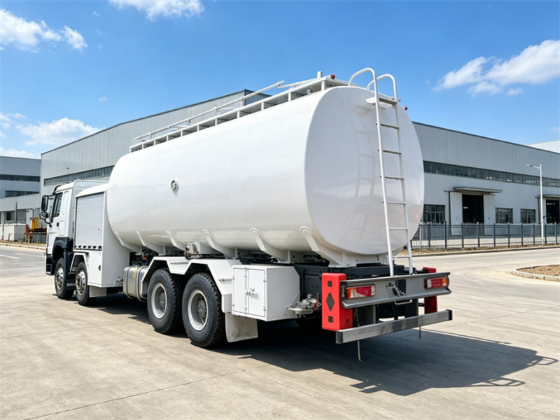 Sinotruk HOWO 8x4 aircraft refueling truck Sinotruk HOWO 8x4 aircraft refueling truck